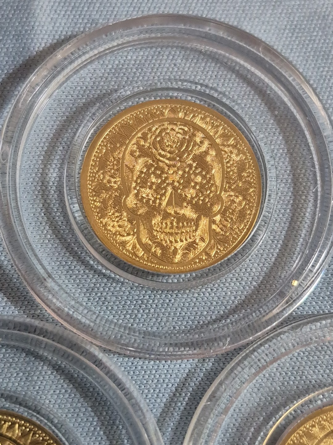 Lot Of 3-1/100th oz .9999 GOLD Coins Sugar Skull Dia De Los Muertos in Capsule
