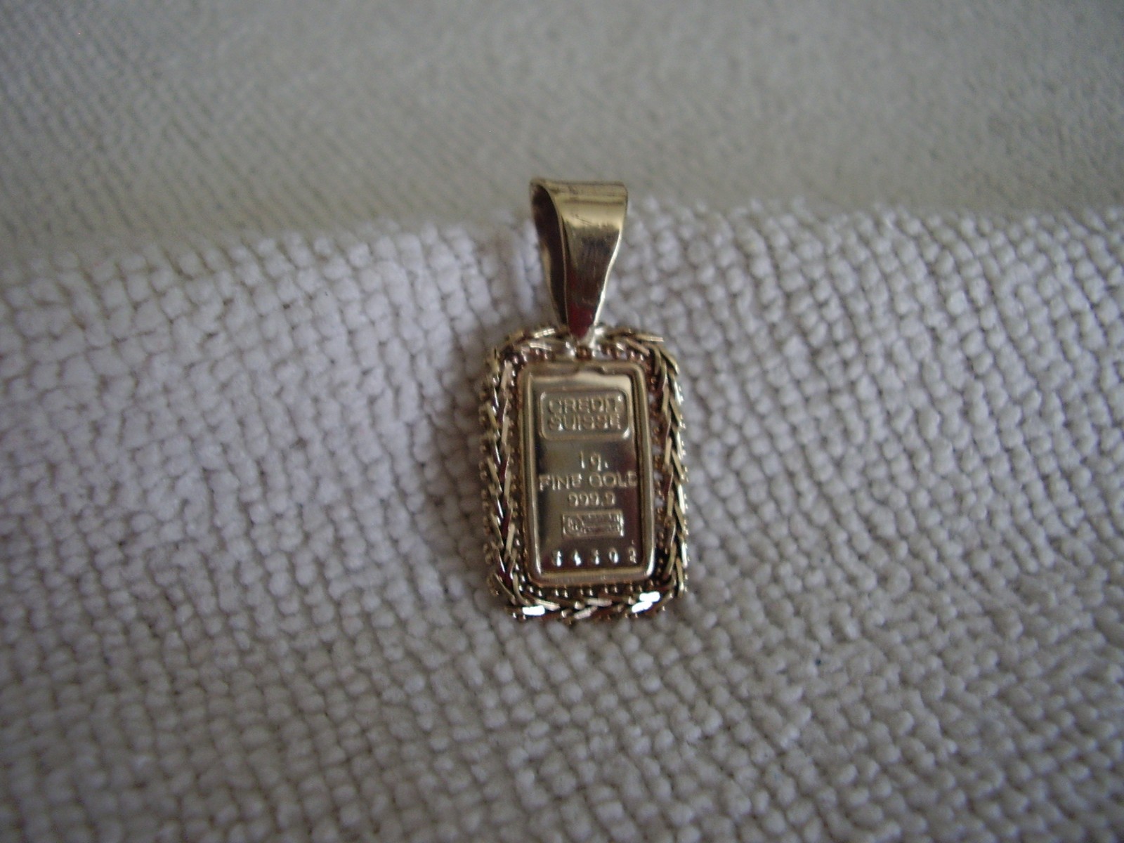 ONE GRAM GOLD BAR PENDANT IN A 10K GOLD FRAME NOT SCRAP 3.1 GRAMS