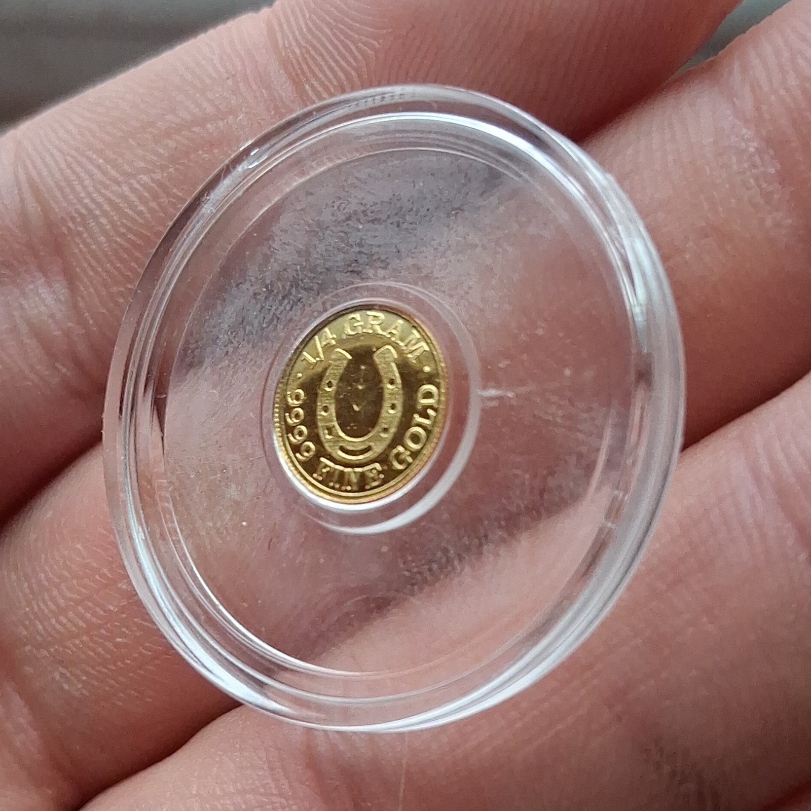 Monarch Precious Metals 1/4 Gram .9999 Fine Gold Round Horseshoe