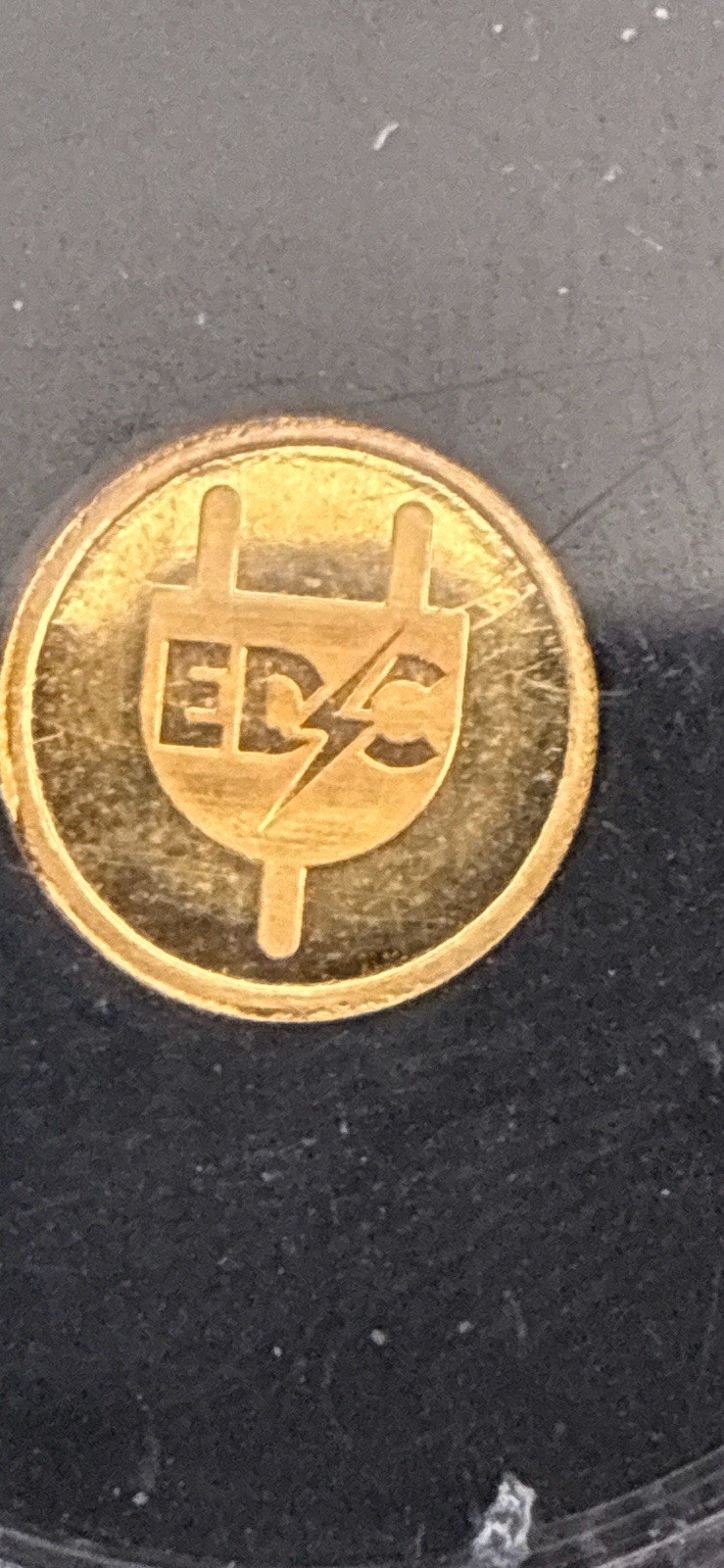 EDC PLUG 1/4 GRAM .9999 FINE GOLD ROUND WHATNOT ROUND IN SEALED CAPSULE