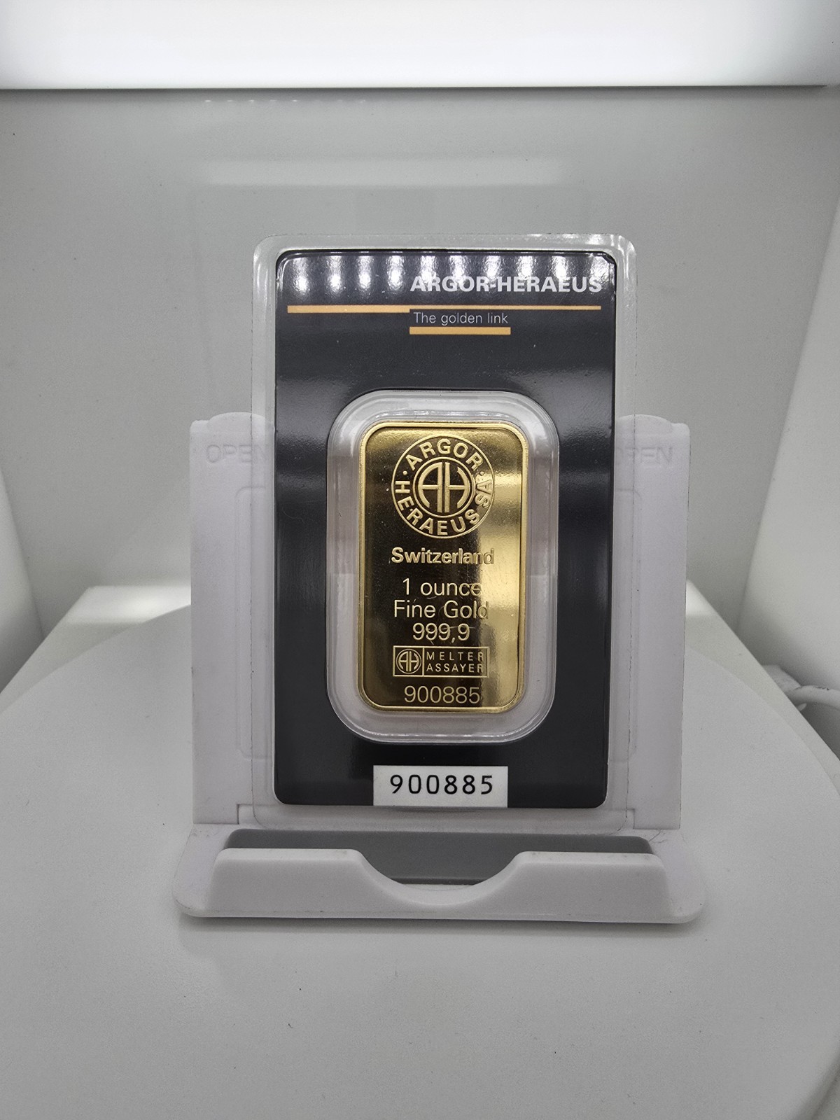 Credit Suisse 82687 Golden Bar