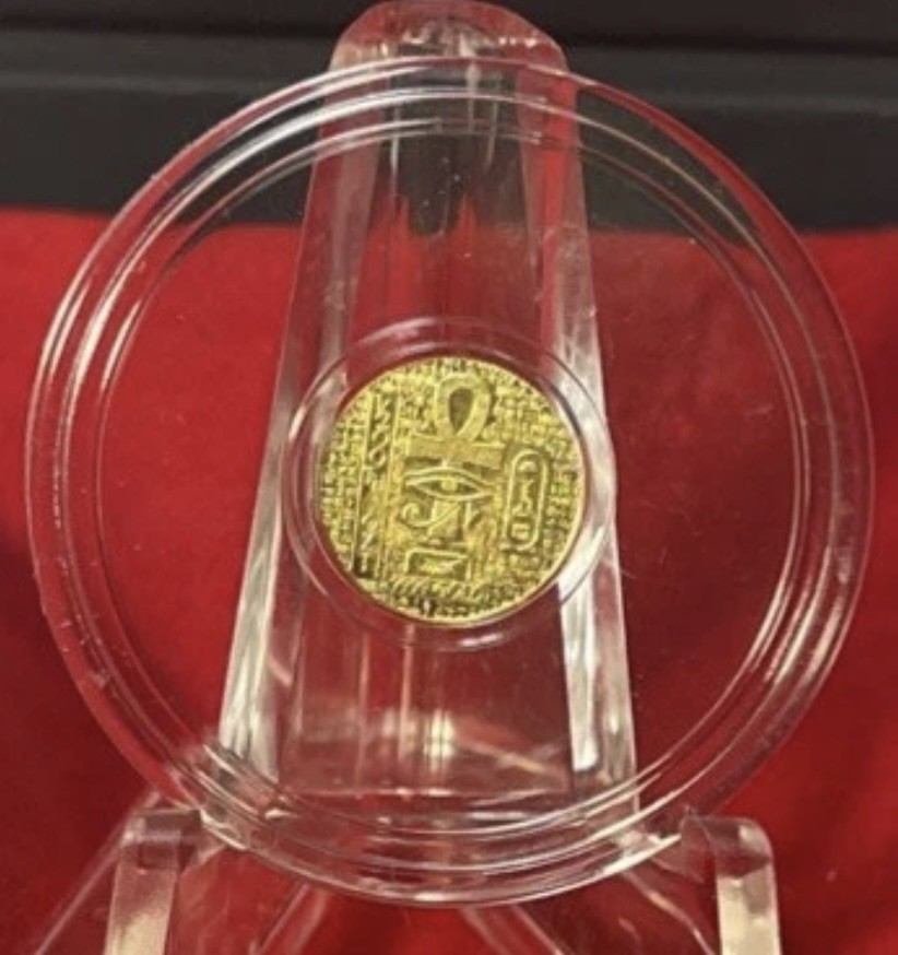 ⭐️1/200th Fine Gold Round Coin Egyptian King Tut w/ Capsule .9999 Fine Gold