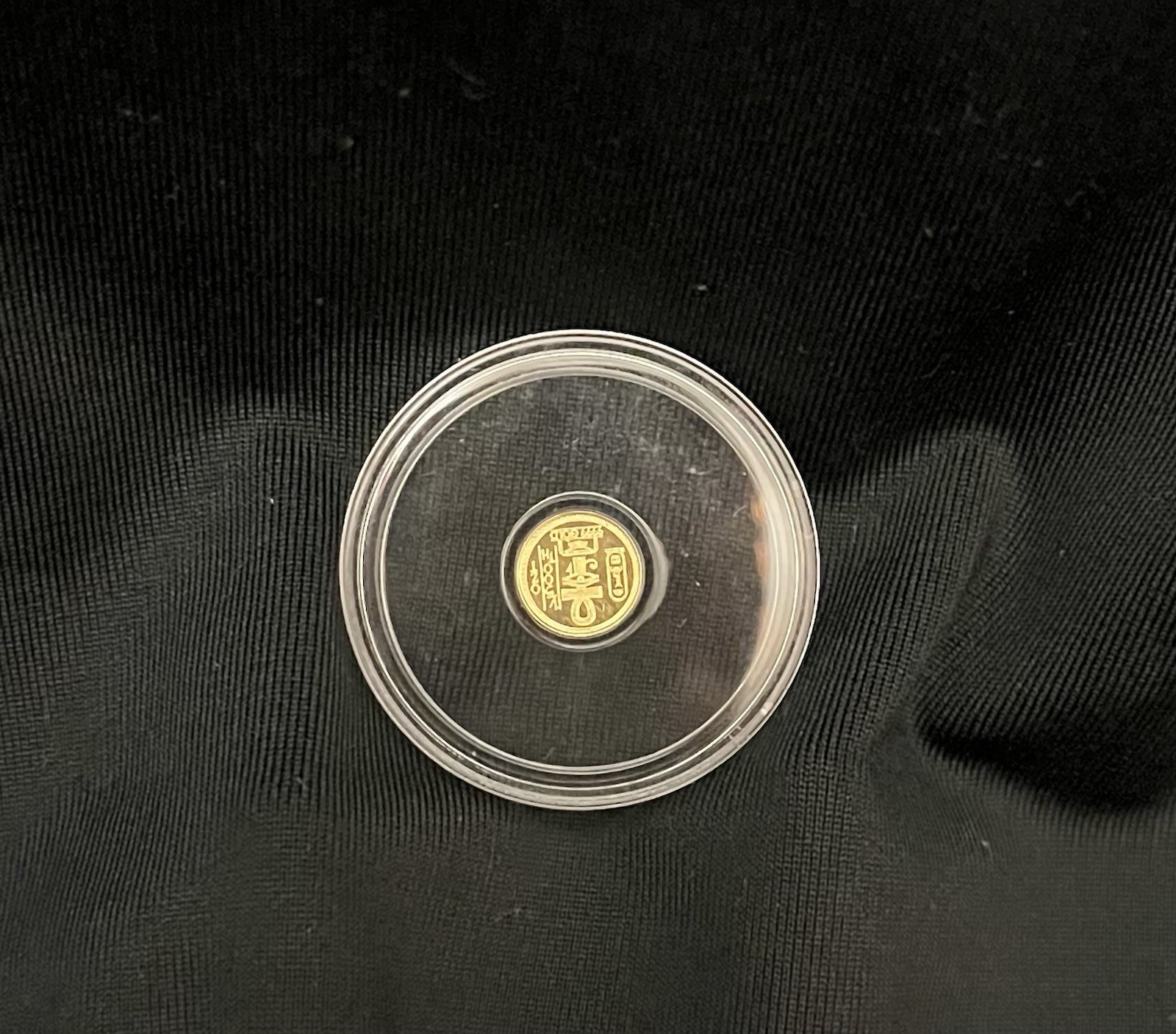 1/500oz Gold Egyptian Scarab Round In Capsule .9999 Fine
