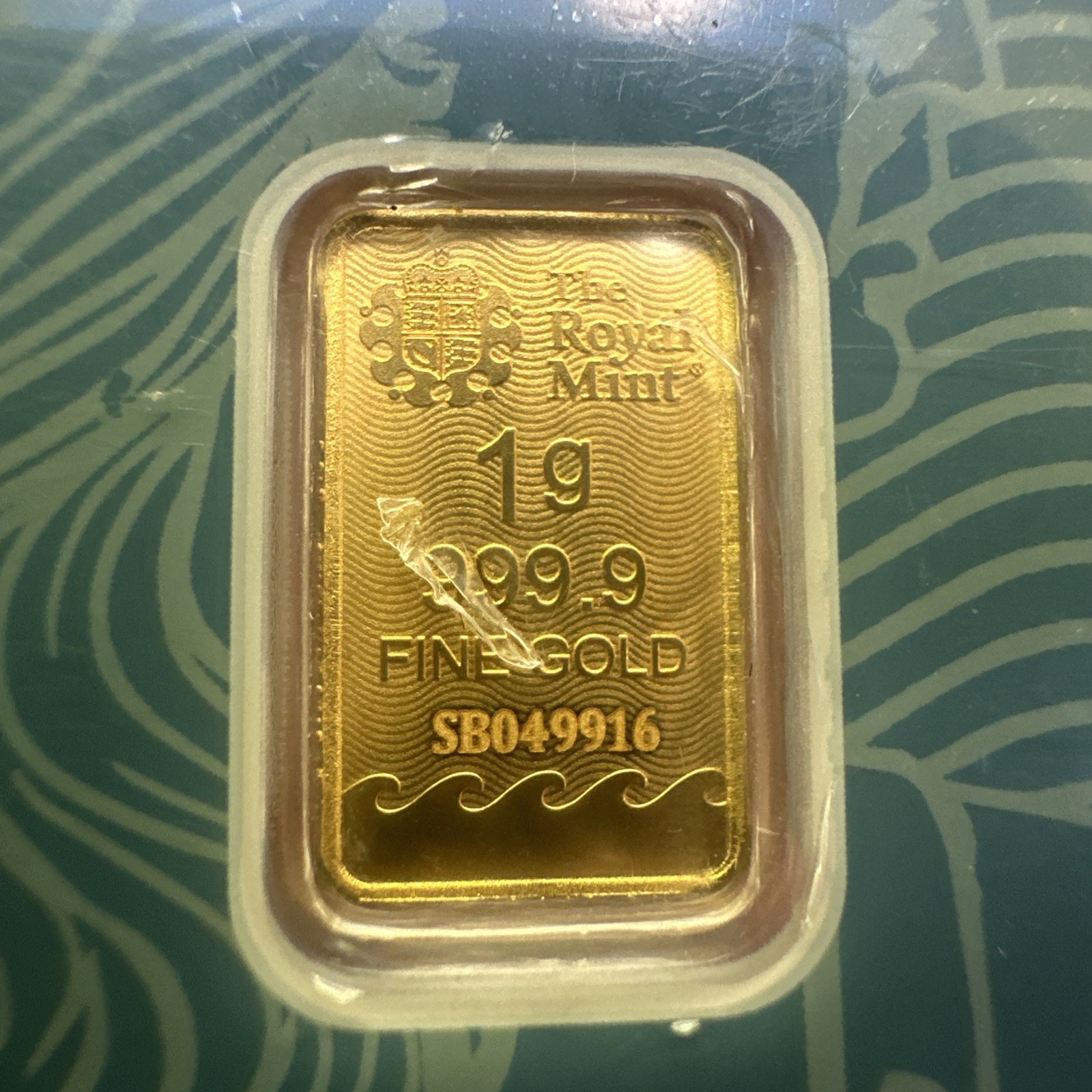 RARE 1g Gold Bar by The Royal Mint – Britannia In Assay Card – Beautiful Design