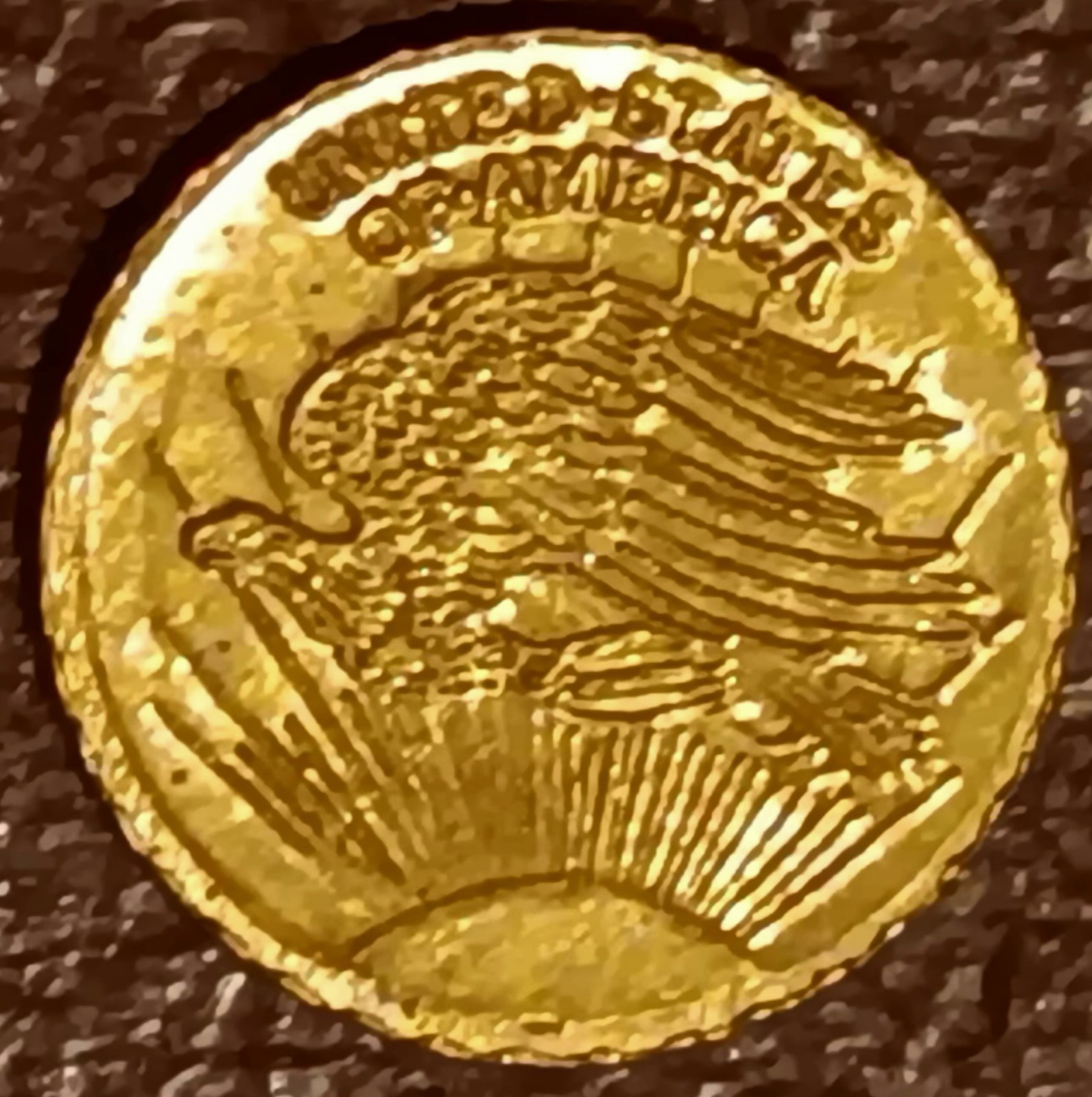 Beauty 0.5 Gram Gold Liberty- Eagle USA Pure .999 Round In Mini Display Case