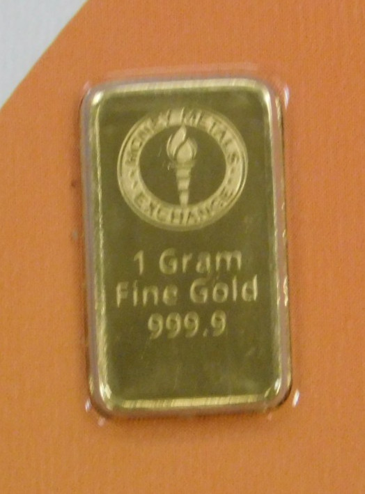 MONEY METALS 1 GRAM 999.9 GOLD BAR, HERMETICALLY SEALED ON SERIALIZED CARD!