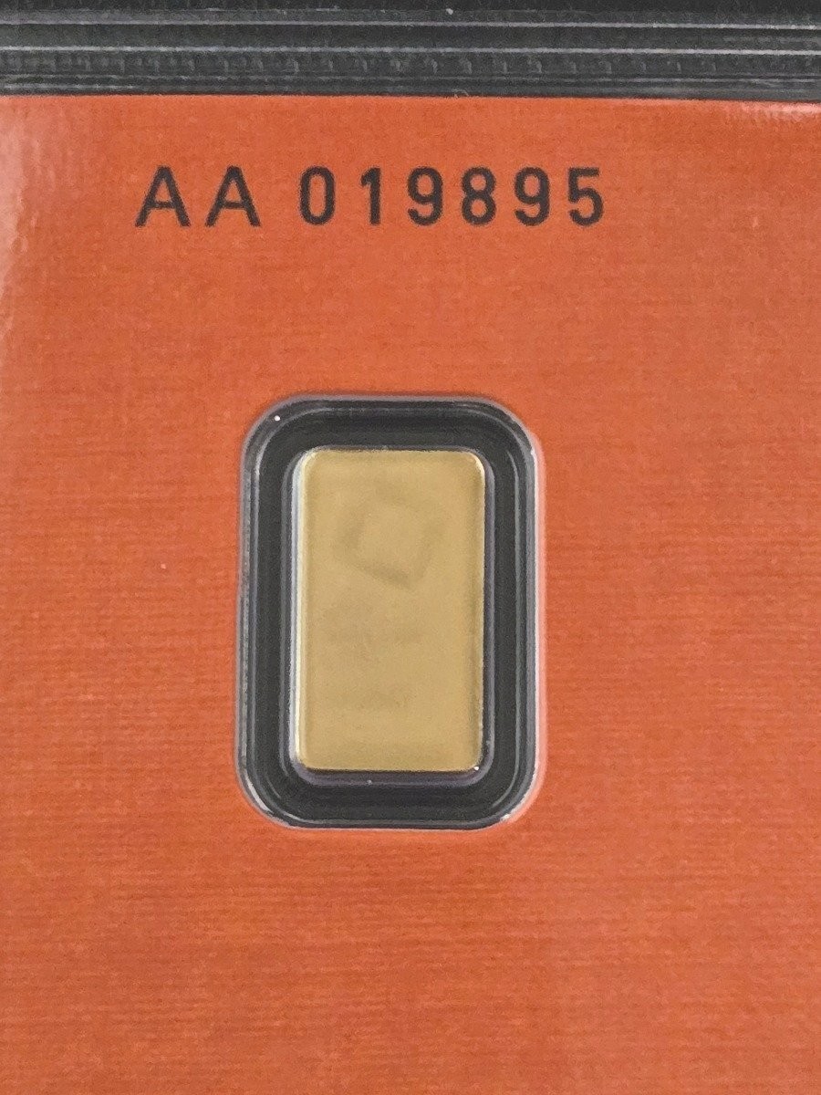 Valcambi Suisse 0.5 Gram Fine Gold Bar .9999 24K in Assay Card AA019895