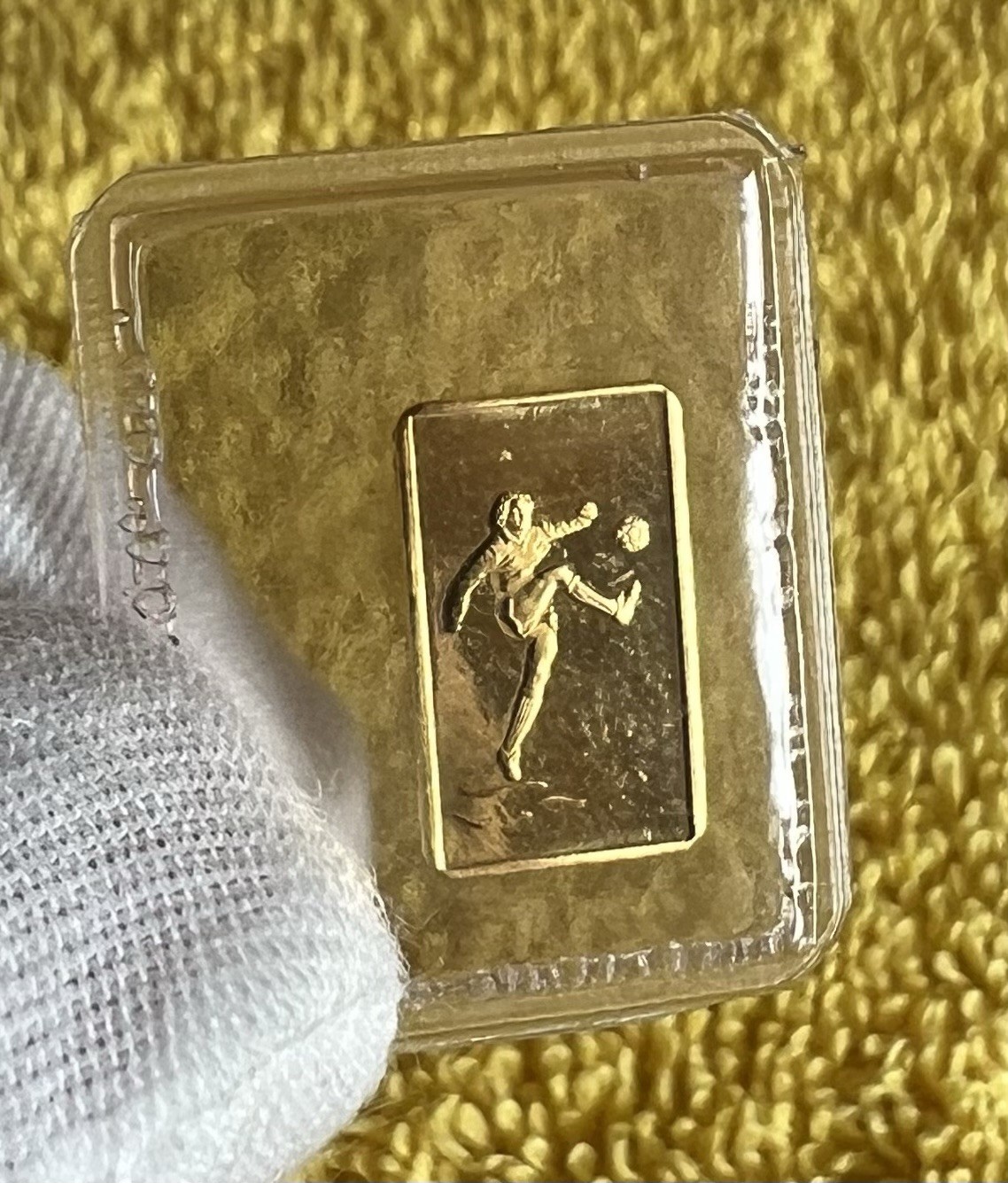 Vintage PAMP Suisse 1 Gram Soccer / Football player 24K Gold Bar – Free Ship!