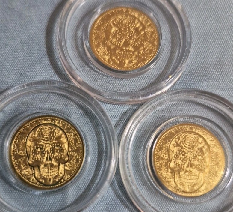 Lot Of 3-1/100th oz .9999 GOLD Coins Sugar Skull Dia De Los Muertos in Capsule