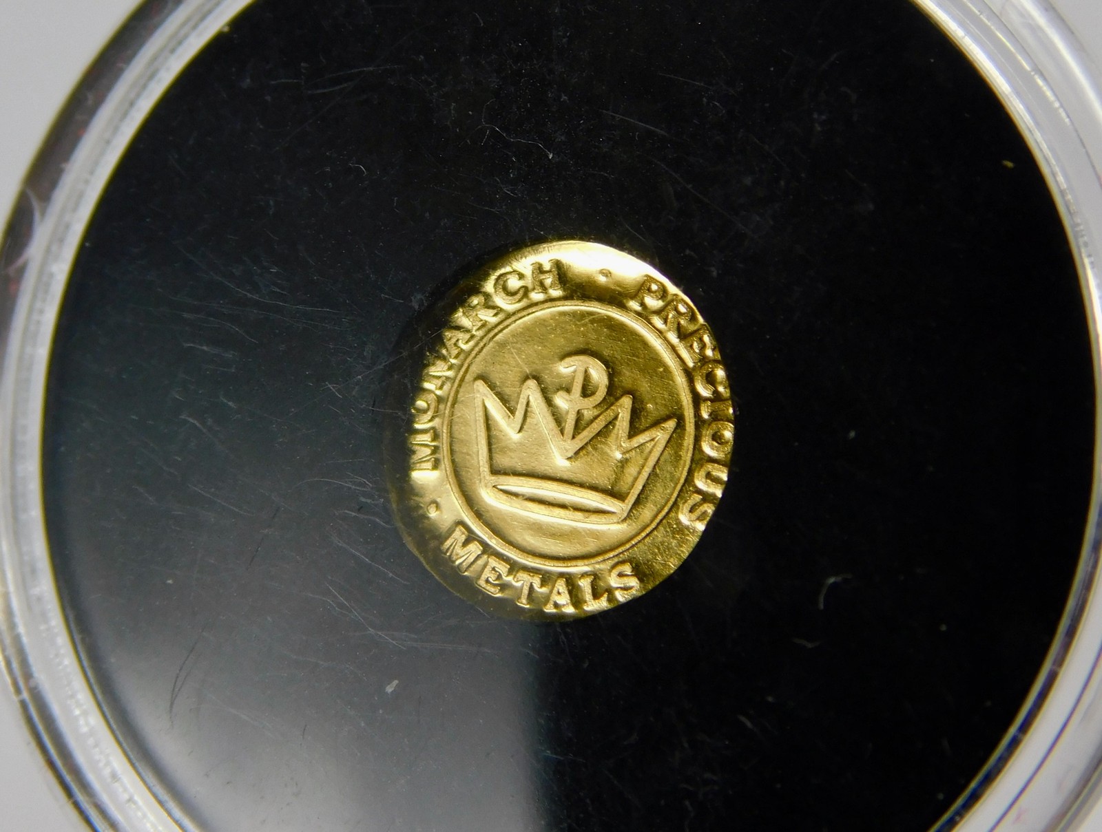 Monarch Precious Metals 1/4 Gram .9999 Fine Gold Lucky Horseshoe Round C