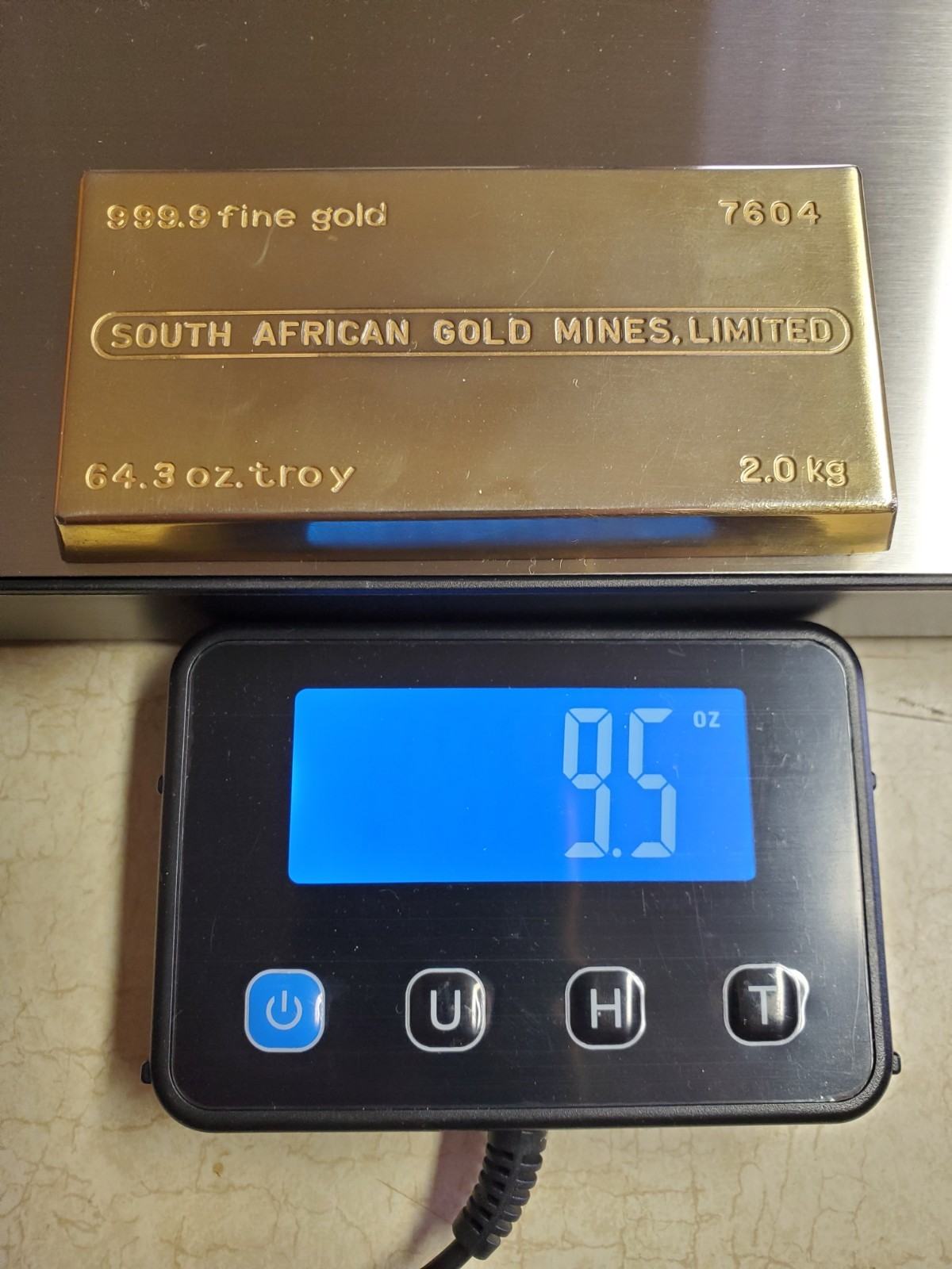99.99% Zinc Human Made Gold Bar Paperweight 9.5 oz 4 inches x 2 inches 3/8 inch