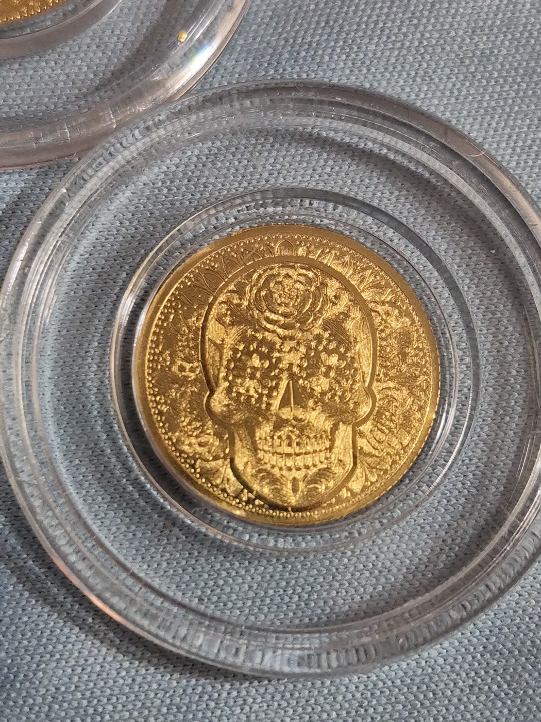 Lot Of 3-1/100th oz .9999 GOLD Coins Sugar Skull Dia De Los Muertos in Capsule