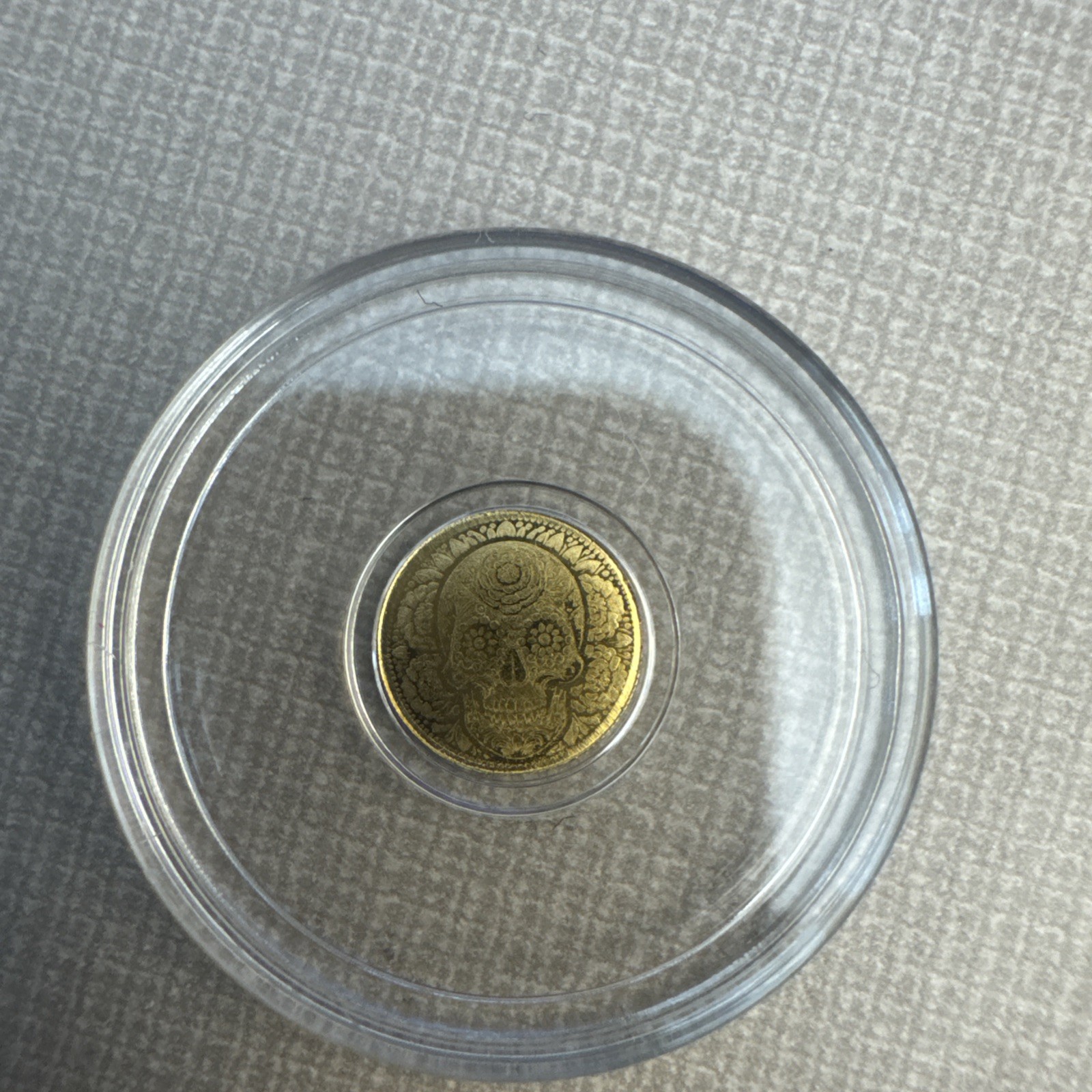 Pack of 7 1/200 oz .9999 Fine Gold Round Sugar Skull in Capsule Day of the Dead