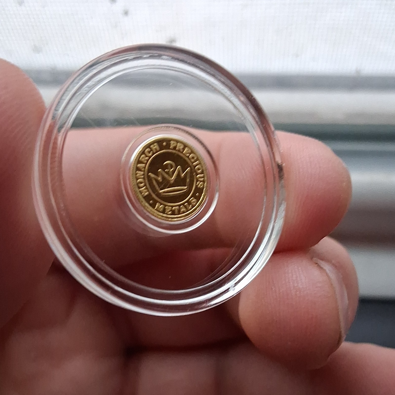 Monarch Precious Metals 1/4 Gram .9999 Fine Gold Round Horseshoe