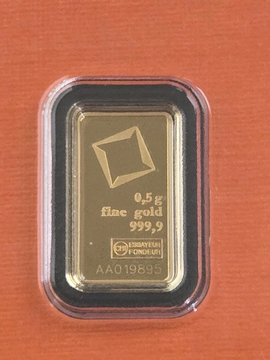 Valcambi Suisse 0.5 Gram Fine Gold Bar .9999 24K in Assay Card AA019895