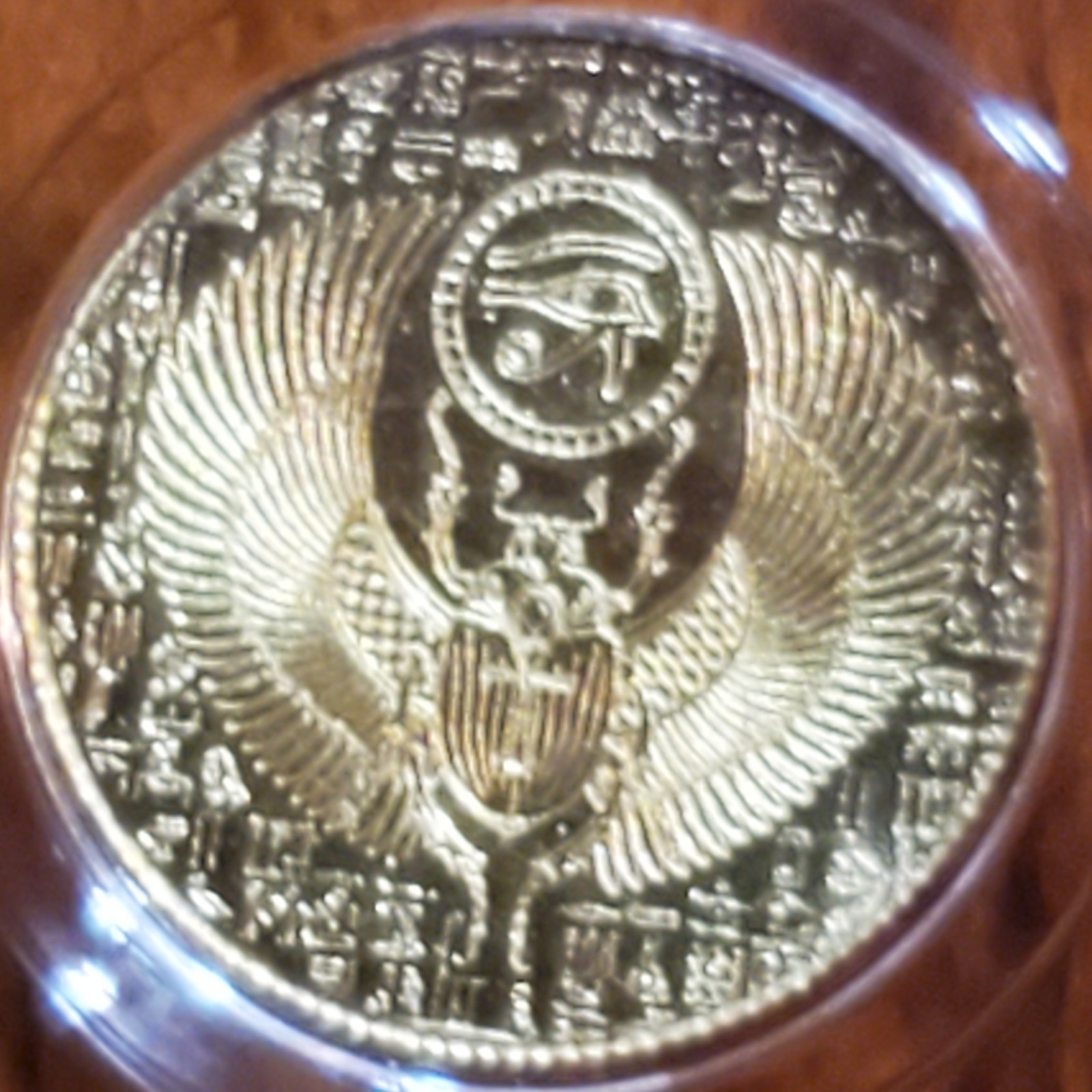 1/200th oz .9999 Pure Gold Monarch Egyptian Scarab Round W/Custom Display Stand