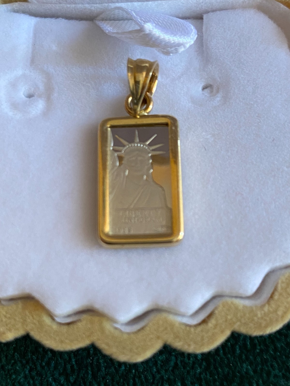 1 Gram Platinum bar Valcambi Suisse #088927 assay In 14 Kt Gold Bezel With Cert.