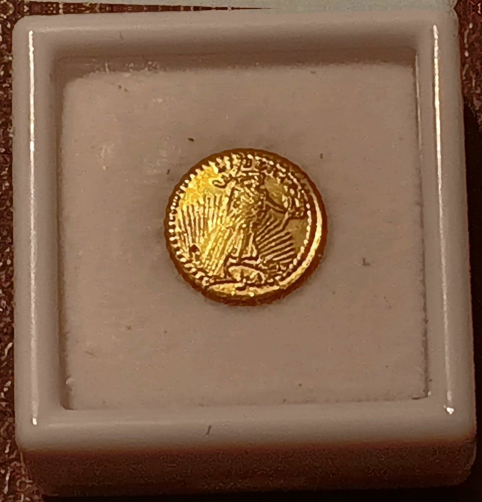 Beauty 0.5 Gram Gold Liberty- Eagle USA Pure .999 Round In Mini Display Case