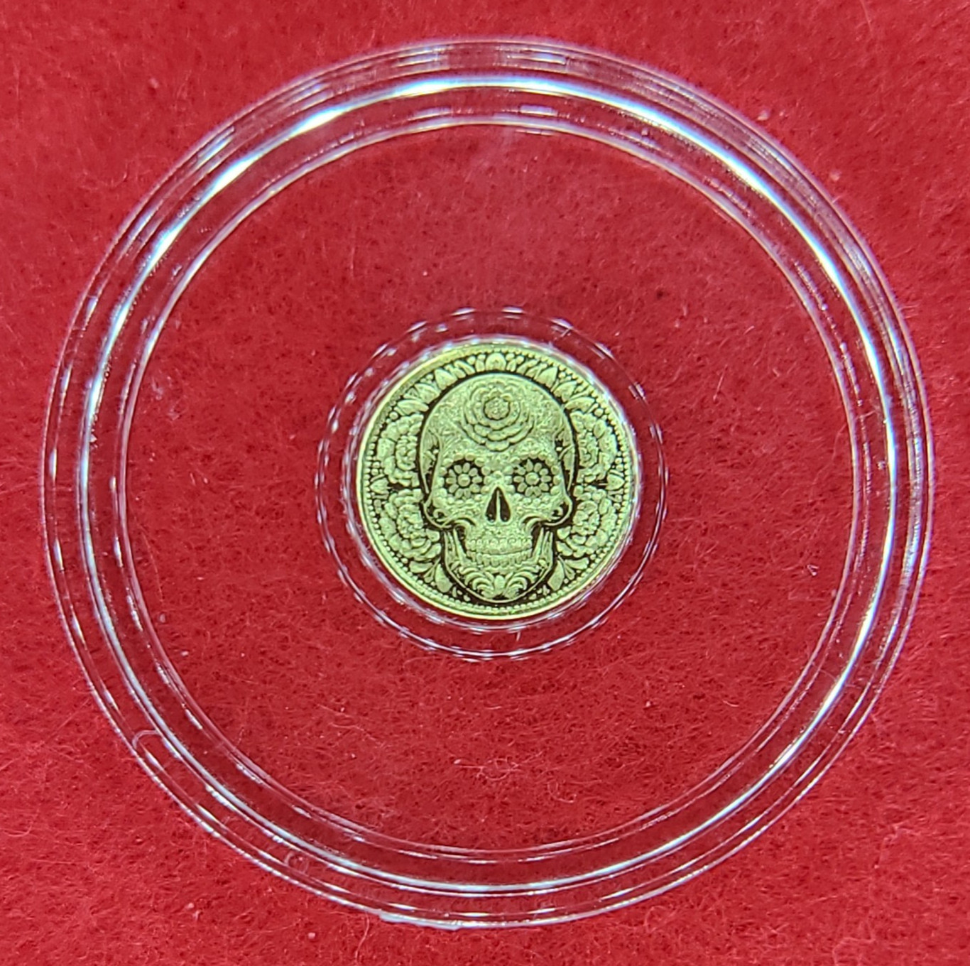 Monarch Precious Metals 1/200 oz Sugar Skull .9999 Gold Round – Day Of The Dead
