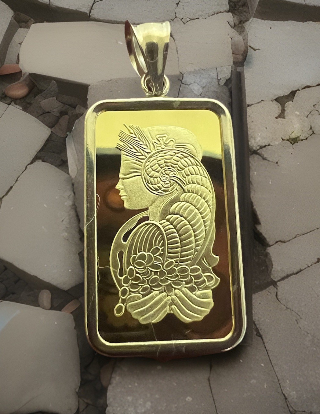 10 G. 999.9 GOLD PAMP LADY FORTUNA VERISCAN™ BAR & FREE WITH PURCHASE 14K BEZEL!