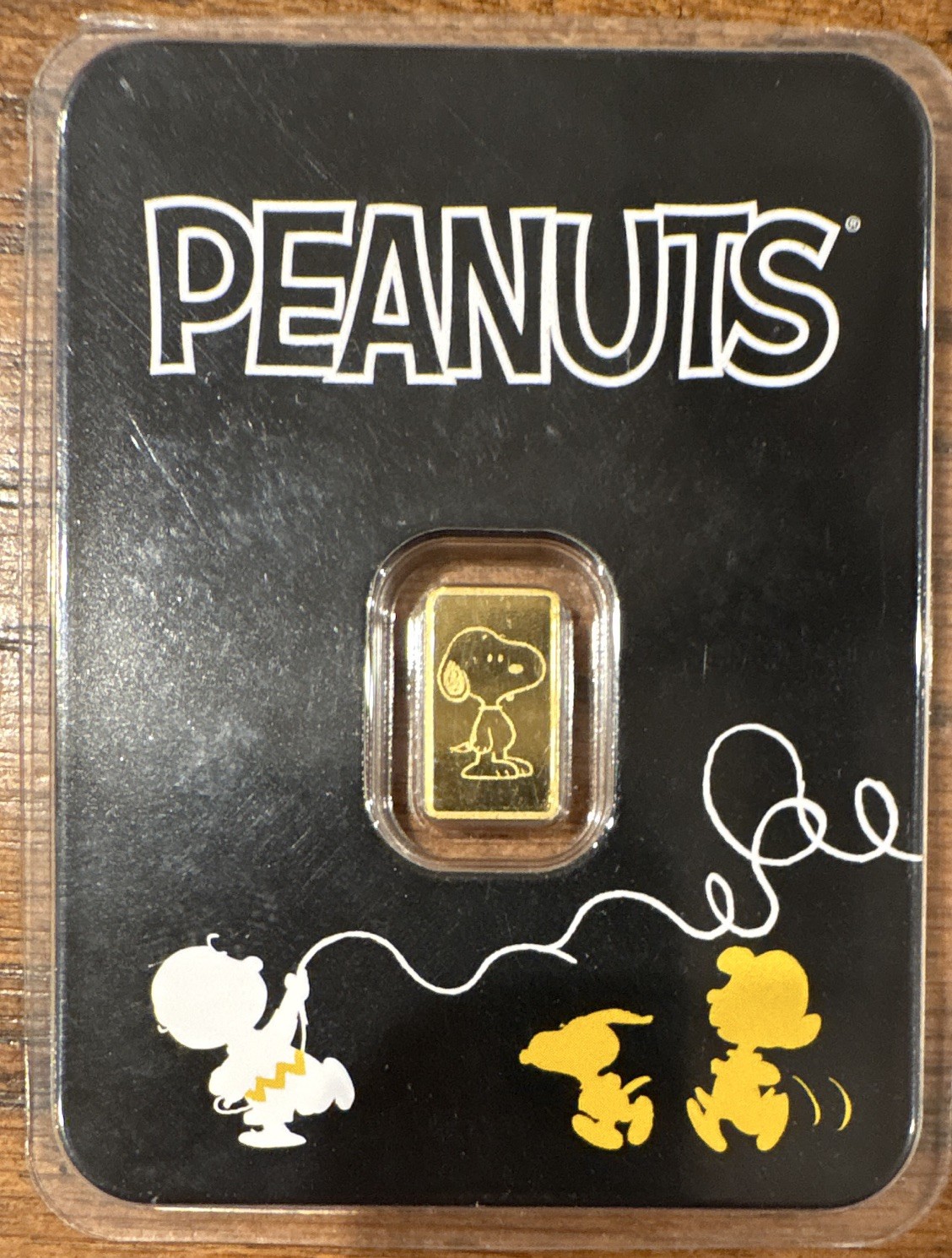 A 0.9999 Pure Gold Bar – Peanuts® Snoopy (75th Anniversary) 1/2 Gram Gold
