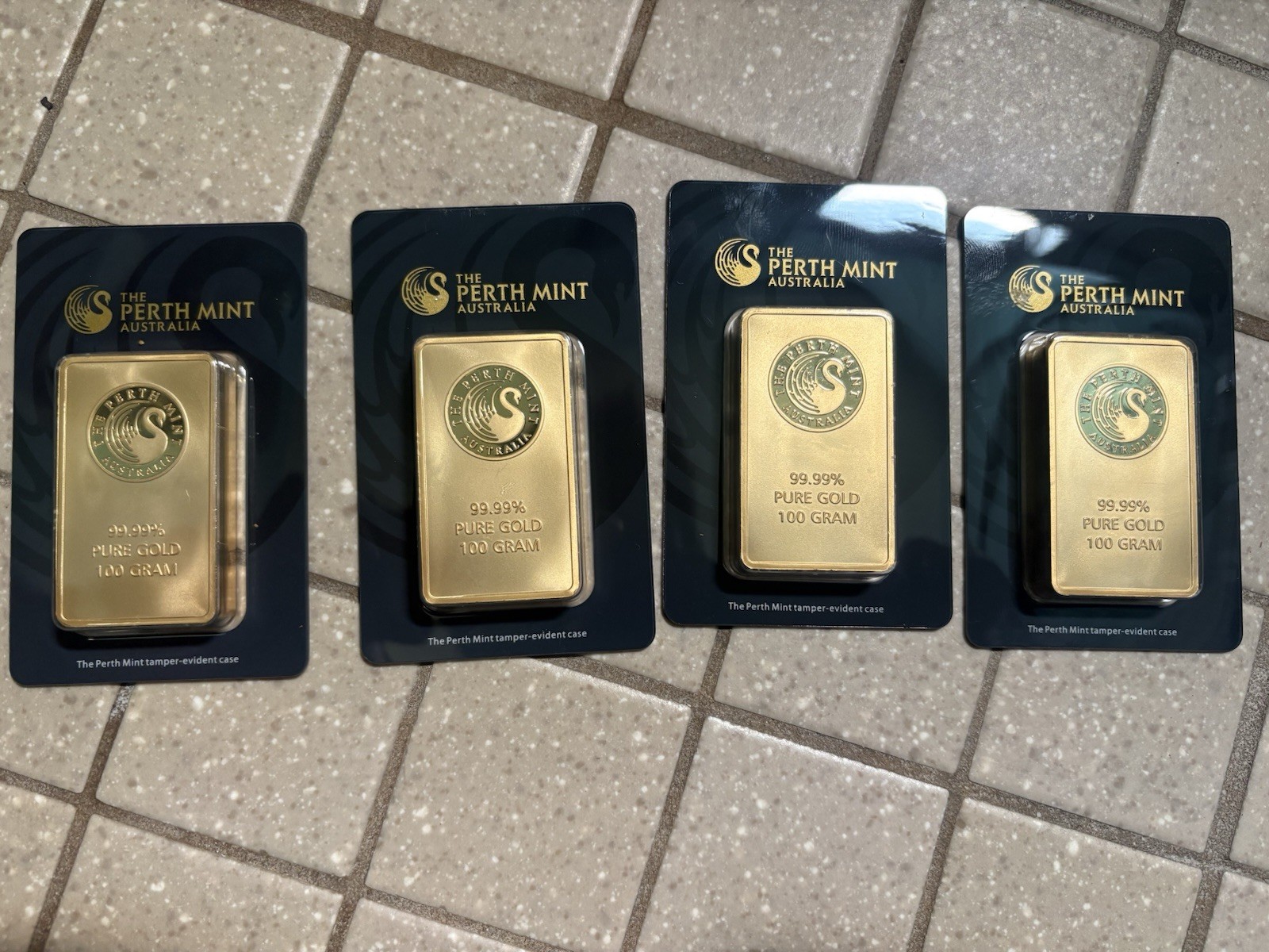 The Perth Mint 100g 99.99% Fine Gold Bar in of 4 (400g) 4 bars