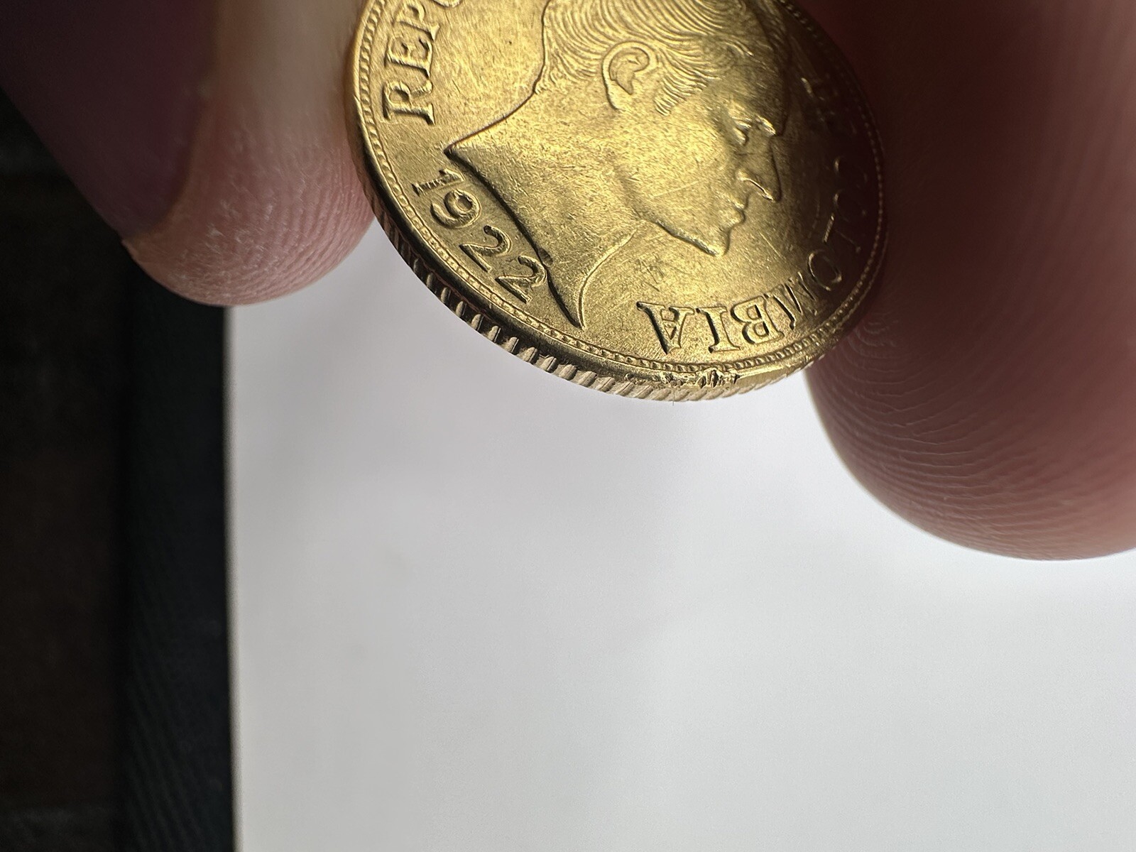 1922 -B Cinco Pesos Colombia 22k 0.916 Gold Coin Lamination Error ￼#6576
