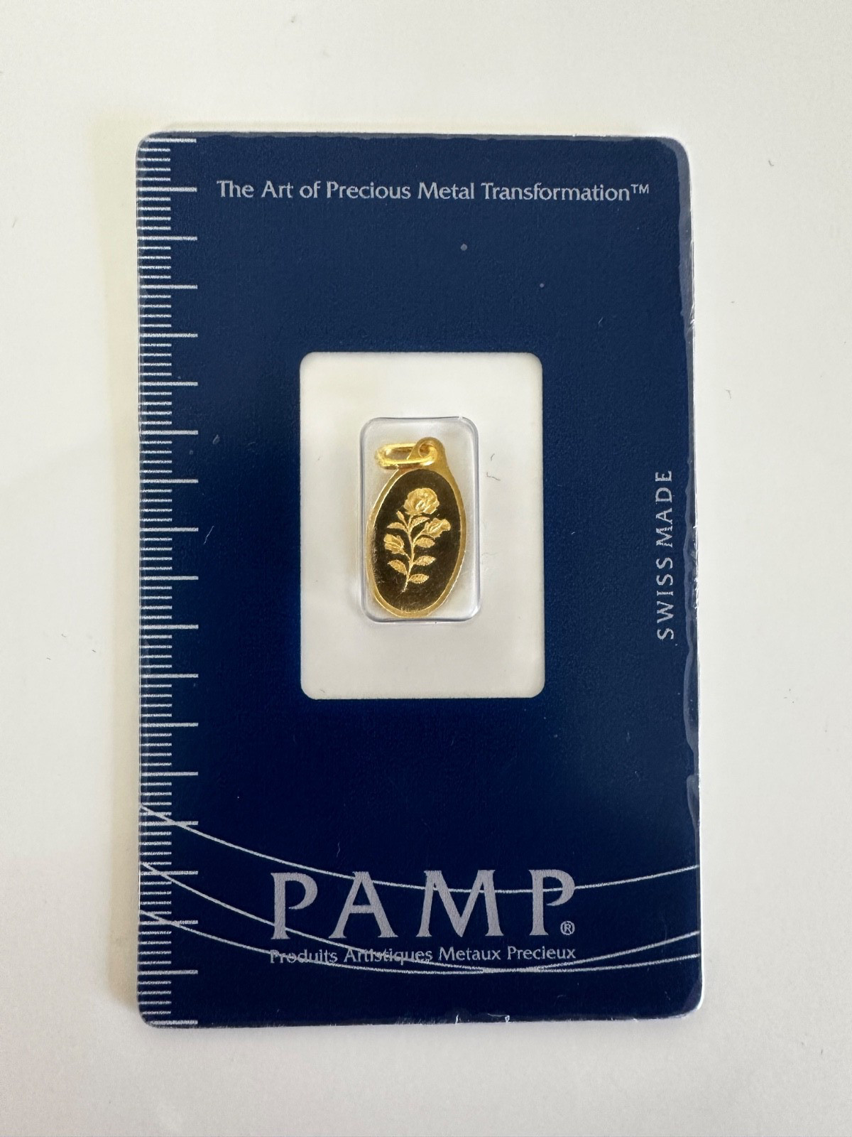 PAMP Suisse Rosa Pendant 1g Fine Gold 999.9 Goldbarren (1.15g Total Weight)