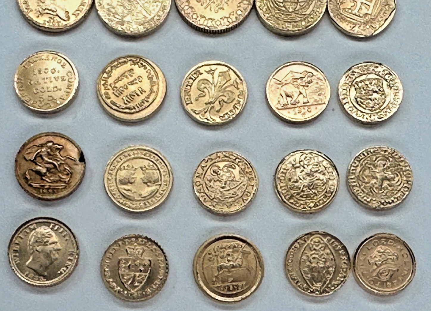Set 50 Diff Solid 14K Gold World Mini Coins Franklin Mint 1981 25 + Grams RARE