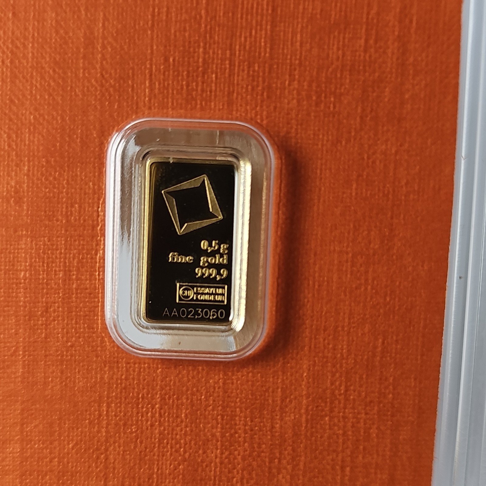 Valcambi Suisse 0.5g Gold Bar .9999 Fine in Assay Certificate Card