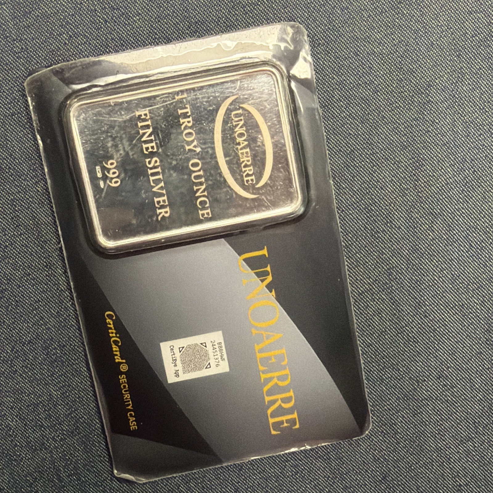 Rare Vintage 1 Ounce Silver bar In Assay Card Unoaerre Factory Sealed / Italy