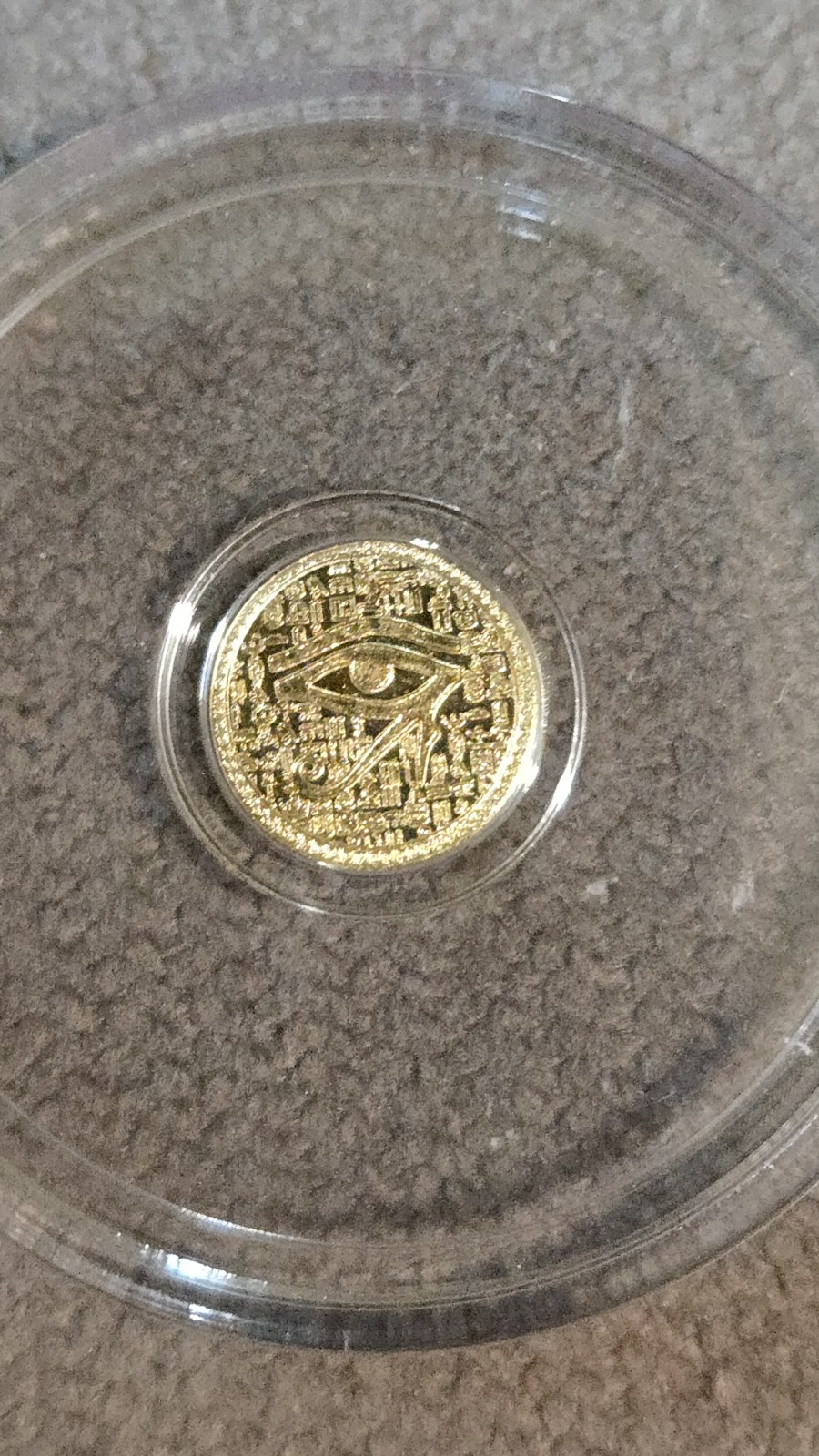 1/500th eye of rah gold capsulated
