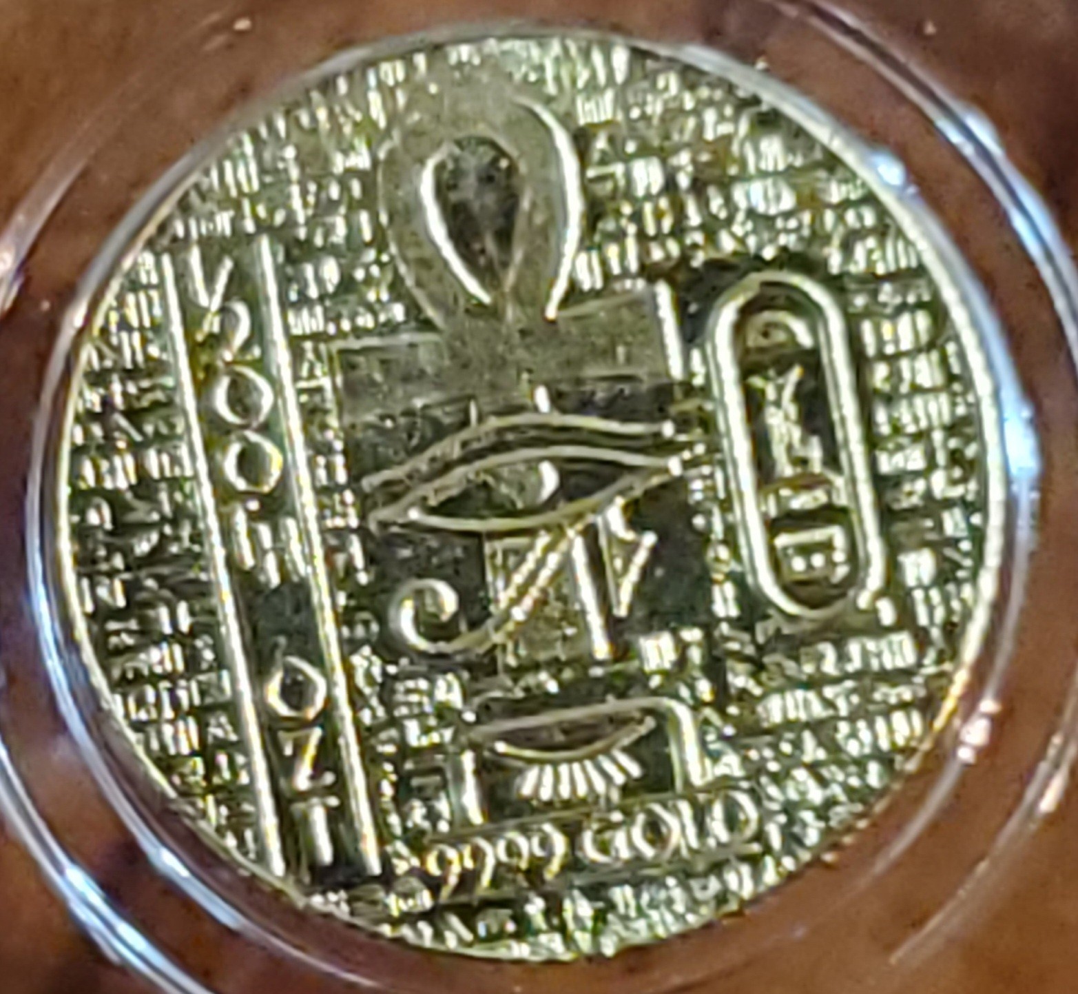 1/200th oz .9999 Pure Gold Monarch Egyptian Scarab Round W/Custom Display Stand