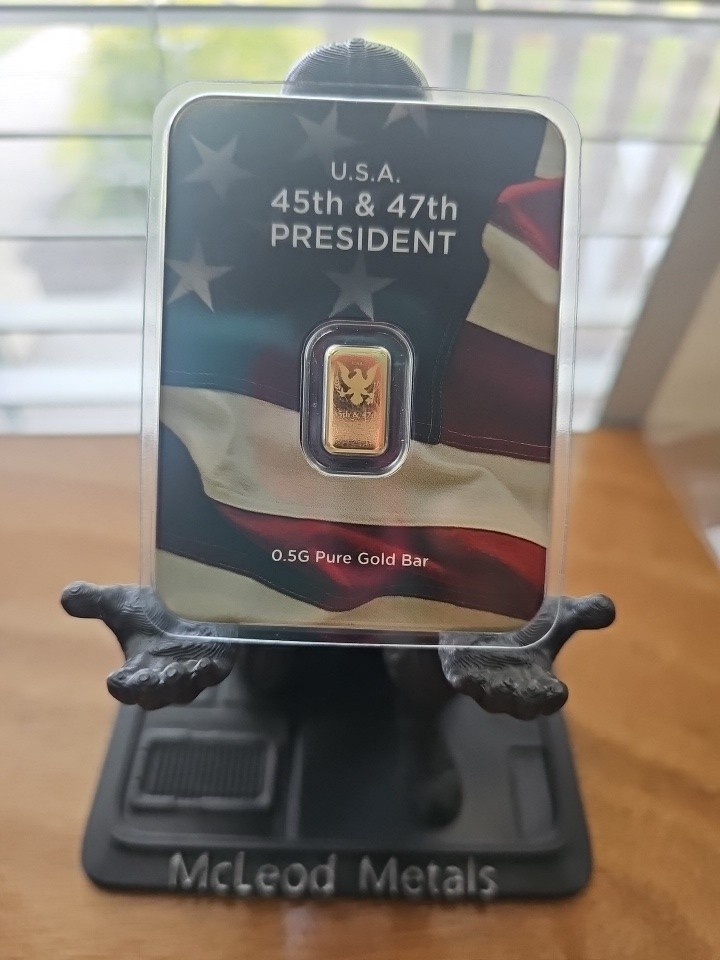 0.5 Gram Gold Bar 45th & 47th President Trump Gold Bar In Flag Assay