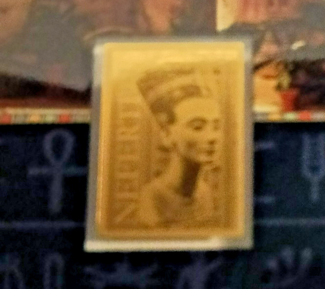 1/1000th oz Queen Nefertiti Gold coin card with free shipping