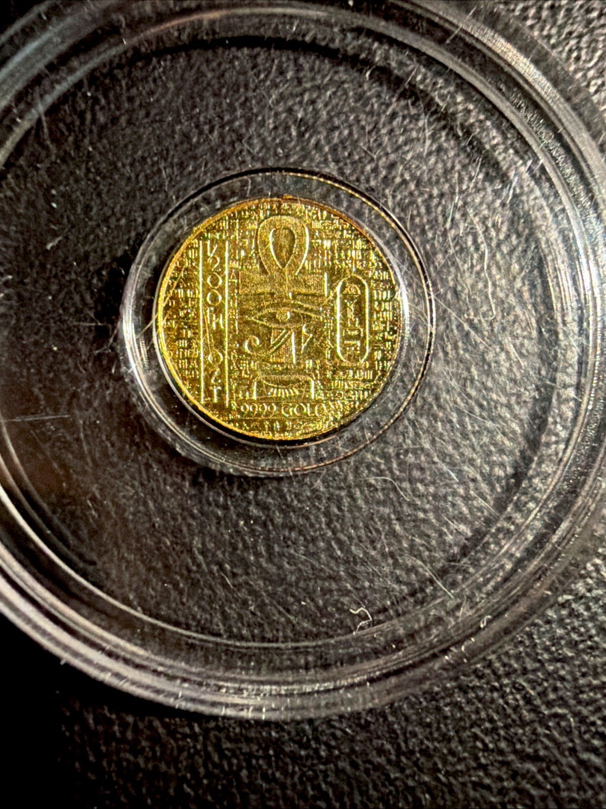 1/200 oz Fine Gold Egyptian Pharaoh King Tut Round in Capsule – .9999 Pure Gold
