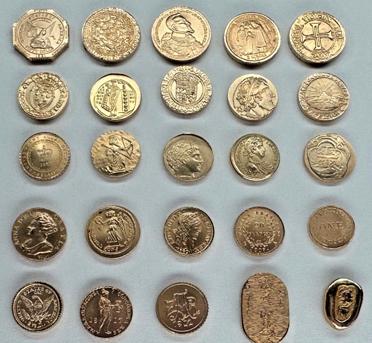 Set 50 Diff Solid 14K Gold World Mini Coins Franklin Mint 1981 25 + Grams RARE