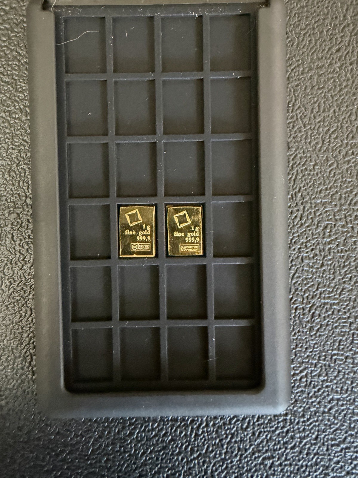2 x 1 grams 999.9 Fine Gold Bars With Silicone Wallet – Valcambi Suisse Bullion