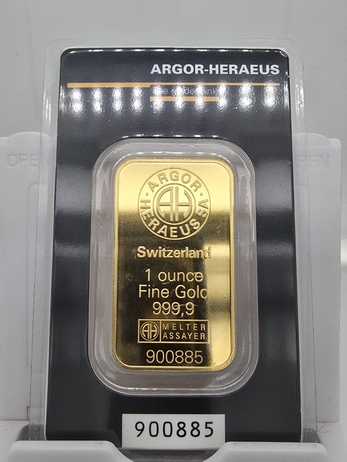Credit Suisse 82687 Golden Bar