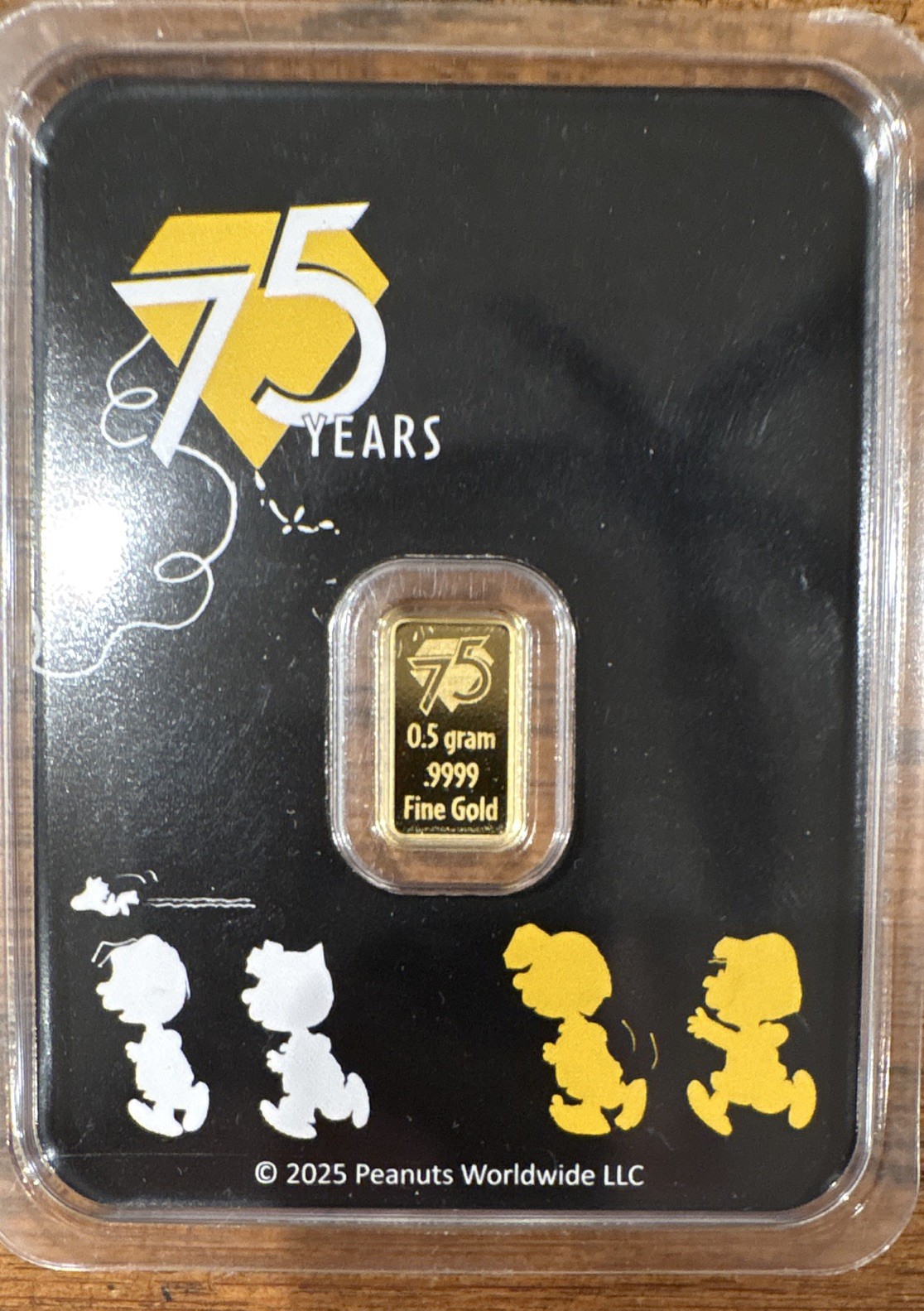 A 0.9999 Pure Gold Bar – Peanuts® Snoopy (75th Anniversary) 1/2 Gram Gold