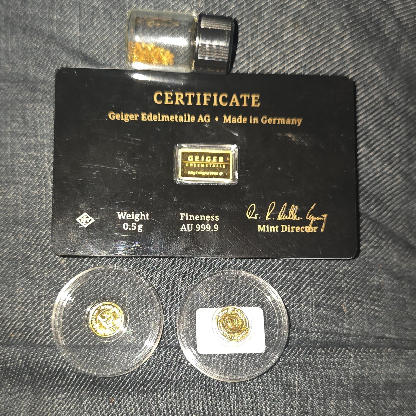 Geiger Edelmetalle 0.5g Gold Bar 999.9 with Gold Rounds & 1 Gram jar of gold