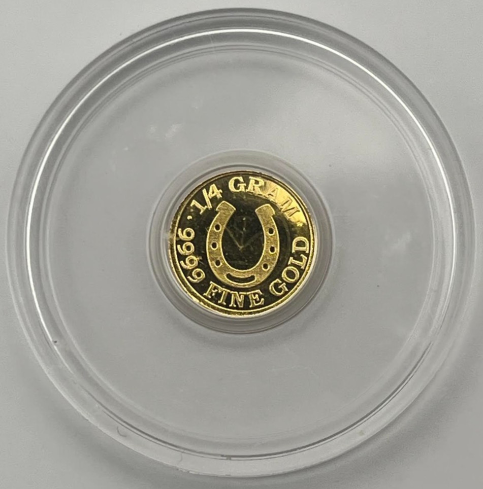 1/4 Gram.9999 Fine Gold Round Monarch Precious Metals Lucky Horseshoe in Capsule