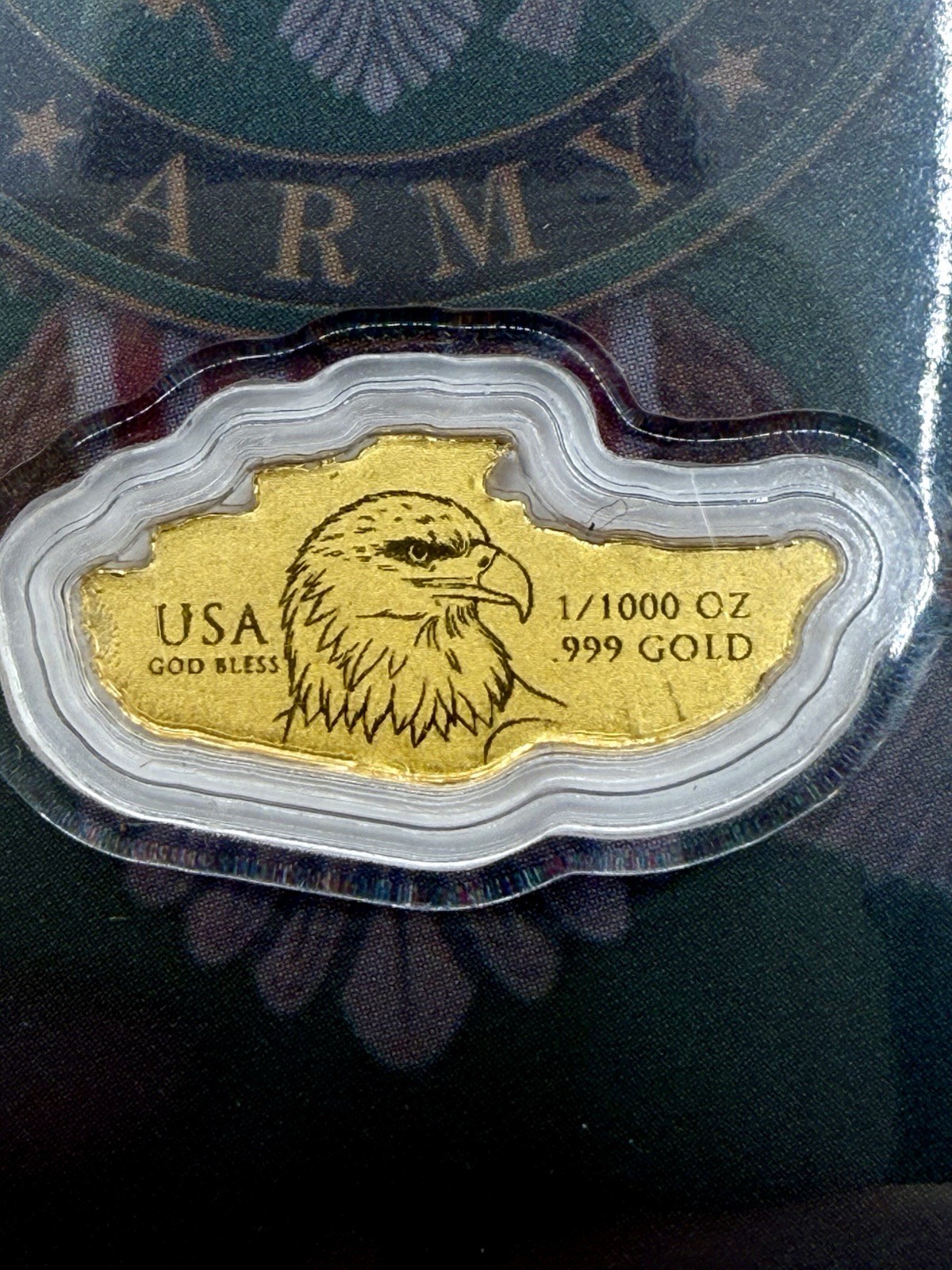 1/1000 oz .999 Gold 2026 USA ARMY Eagle & Tank Fractional Gold Bar – In Card