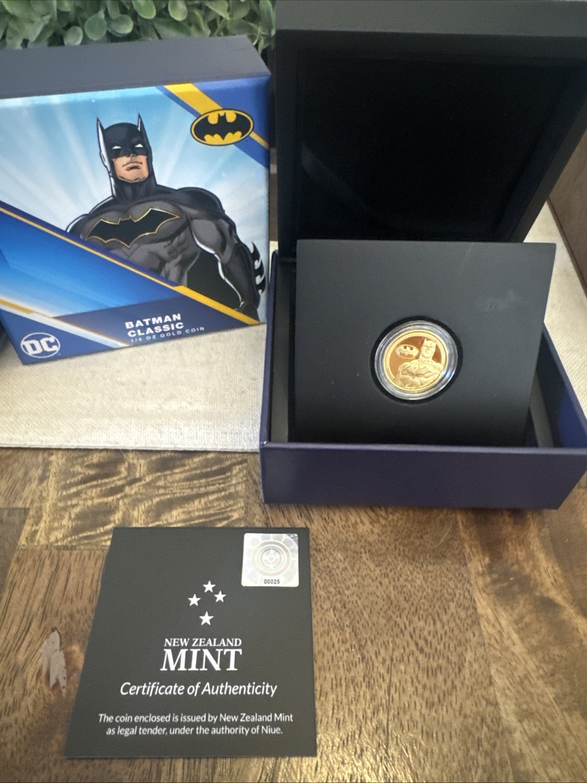 🦇 DC Batman 🦇 1/4oz Gold Coin Limited Edition! COA #25!!!