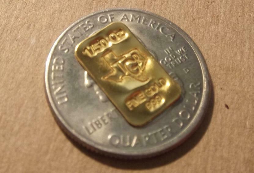 MERRY CHRISTMAS HOLIDAY 1 / 50 OZ GOLD BAR TGR 24 9999 Assay STOCKING STUFFER