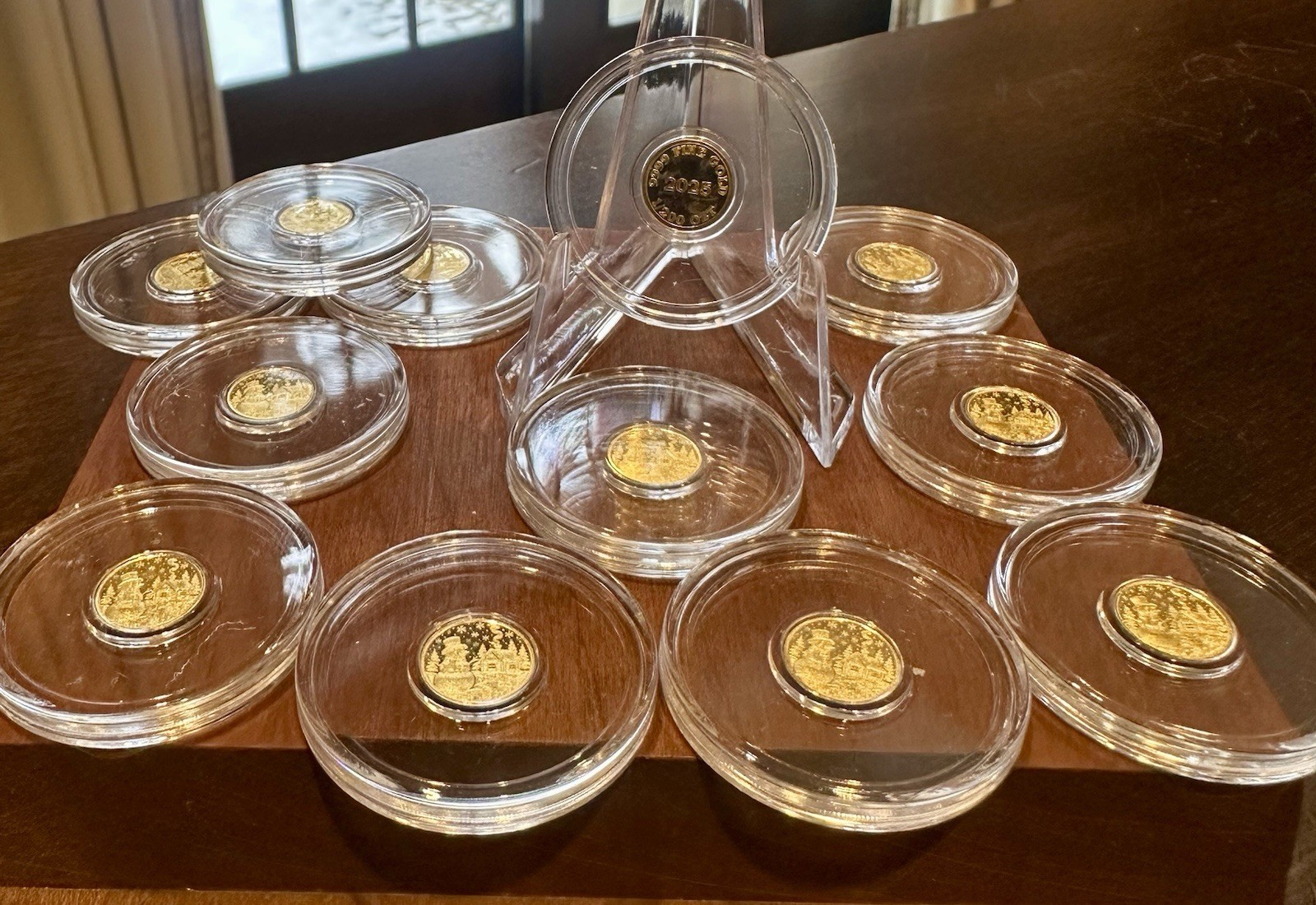 🔥 Lot of 12 – 2025 1/200 oz .9999 Fine Gold Snowman Rounds 🔥