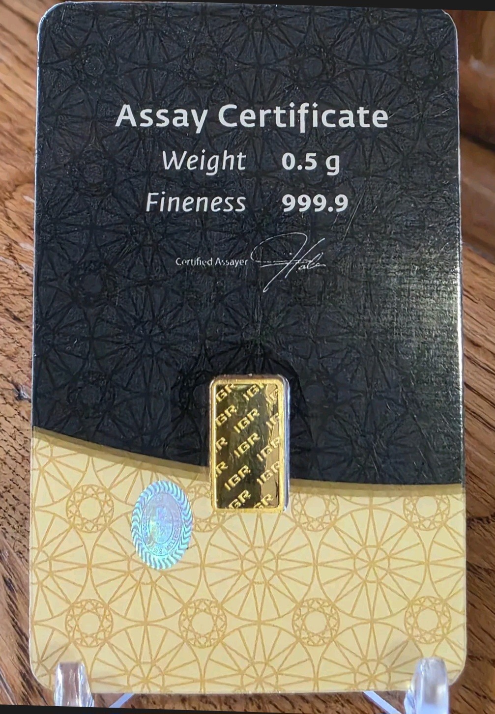 IGR 1/2 GRAM 999.9 FINE GOLD BAR IN ASSAY CARD
