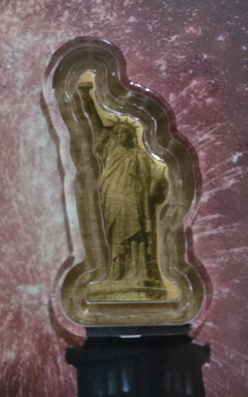 Niue 2025 Statue of Liberty-Shaped 1/1,000th Oz. Gold 50¢ Coin in Card