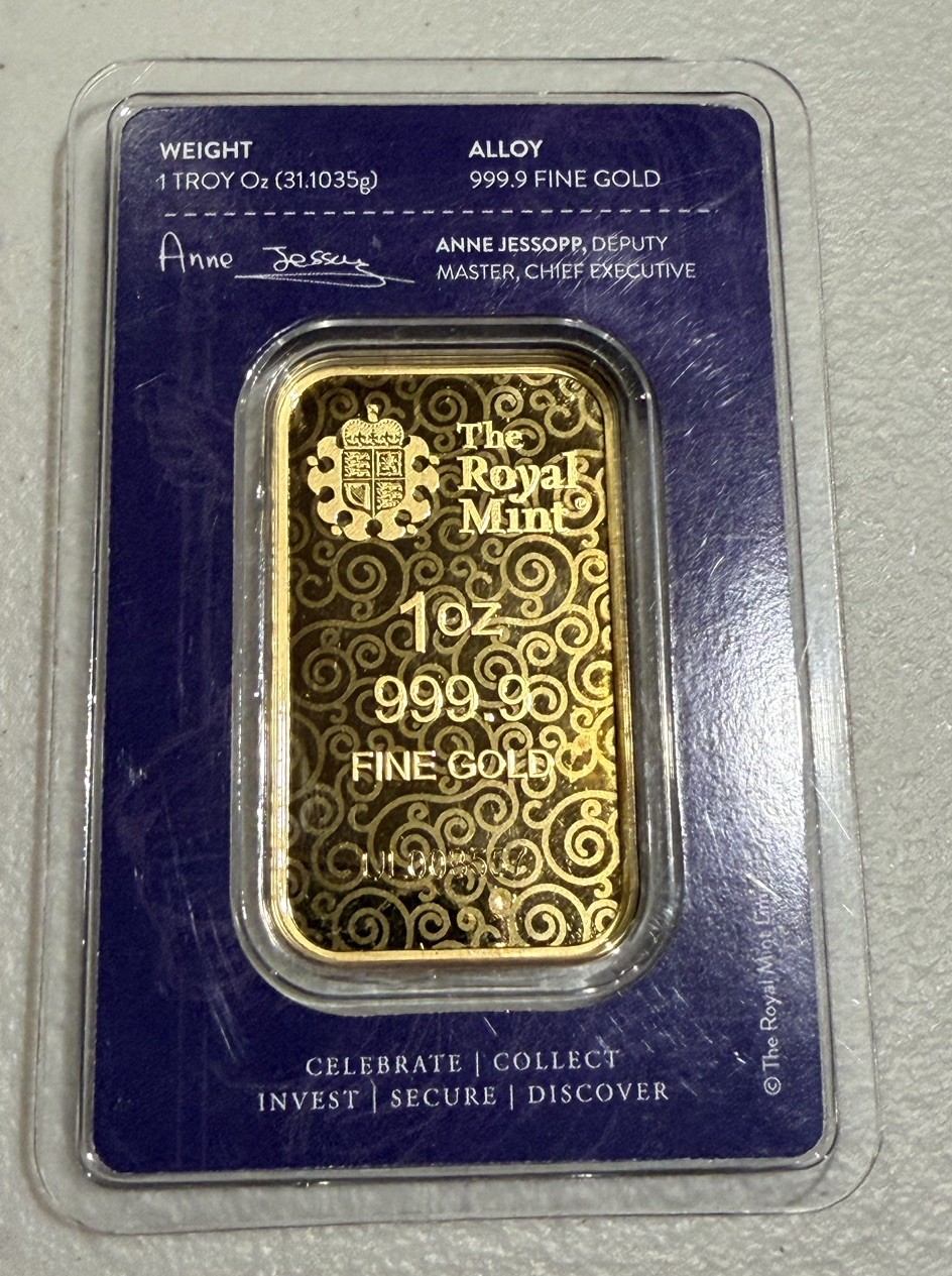 1 oz Gold Bar The Royal Mint Una and the Lion. LIMITED MINTAGE 4,000
