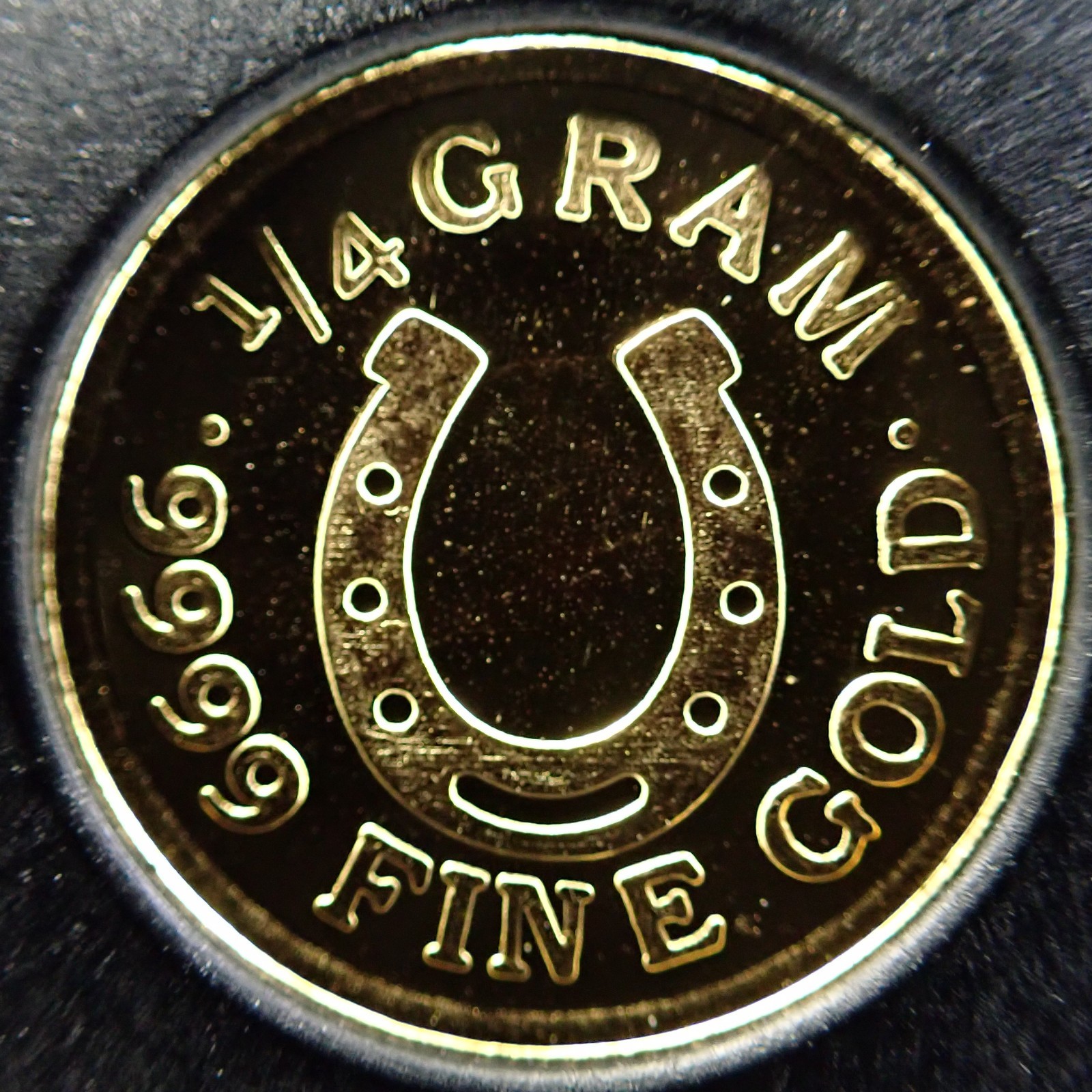 1/4 Gram .9999 PURE FINE GOLD Round In Capsule – Monarch Metals Lucky Horseshoe